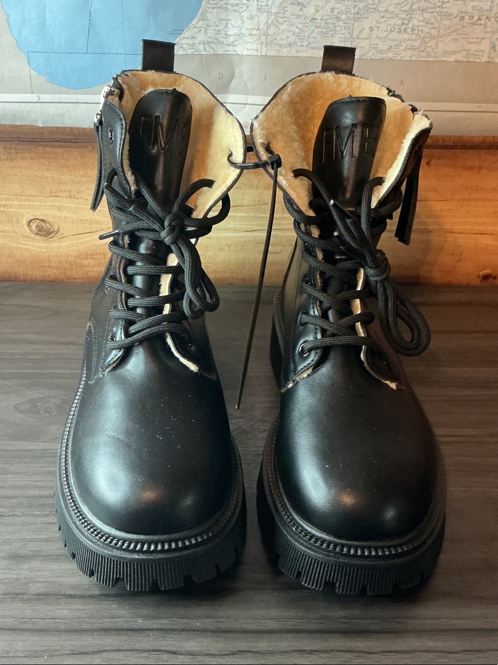 H&M Black Lace-Up Shearling-Lined Combat Boots Women’s Size 9 (40) NWT - Picture 2 of 9